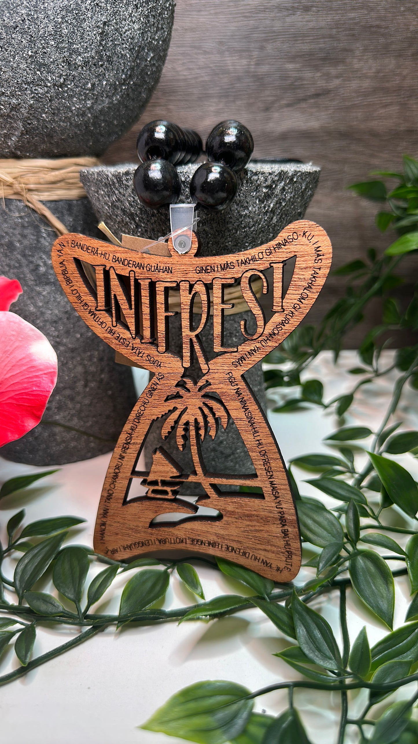 Inifresi Guam Ornament